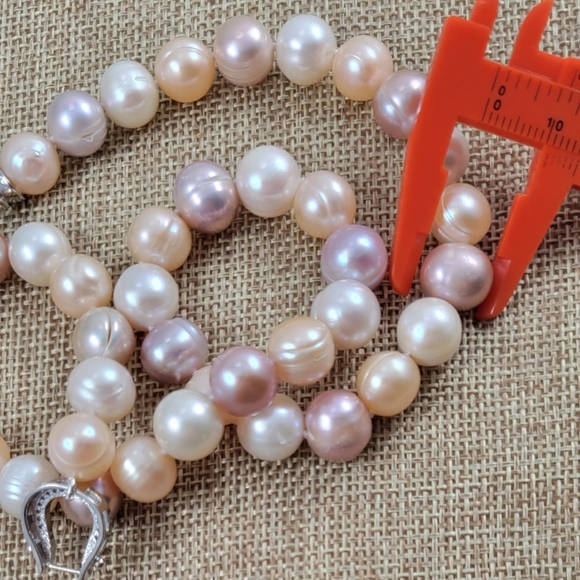 REAL 17" Multi Pearl Necklace - Picture 2 of 8